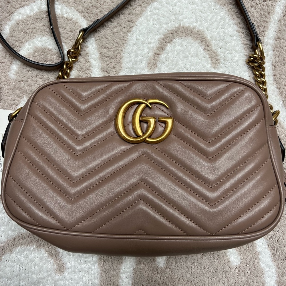 GUCCI MARMONT crossbody in size small - color: dusty pink